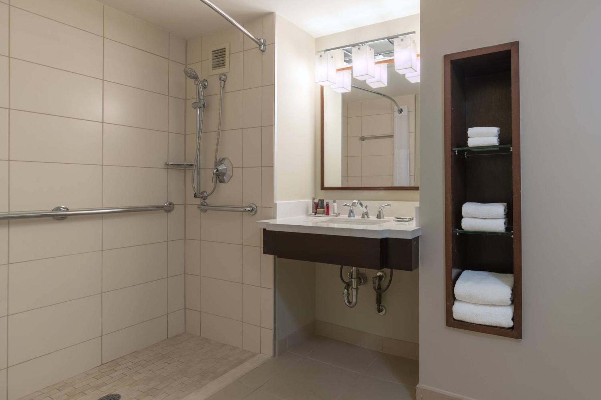 Отель Atlanta Marriott Perimeter Center Данвуди Экстерьер фото