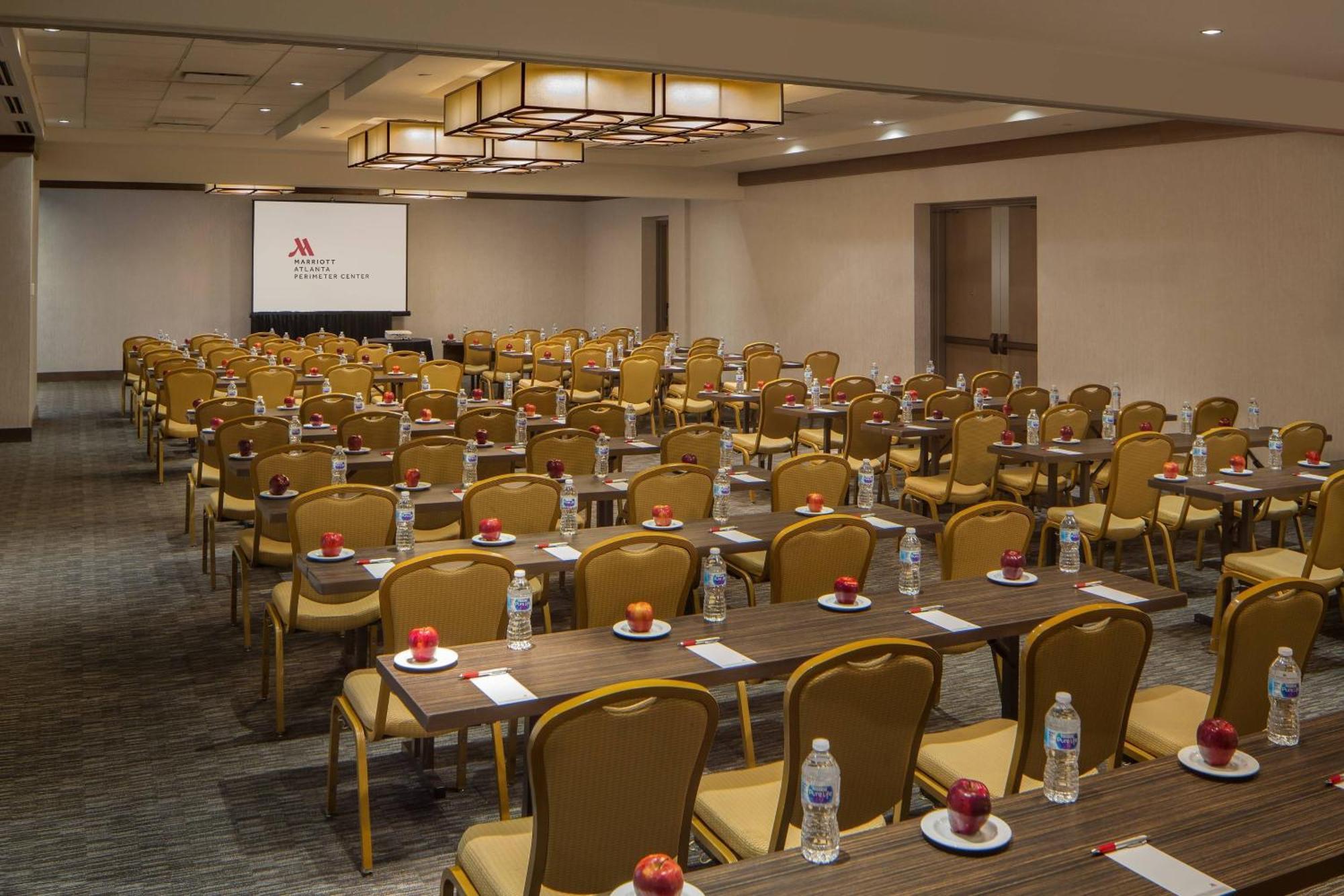Отель Atlanta Marriott Perimeter Center Данвуди Экстерьер фото