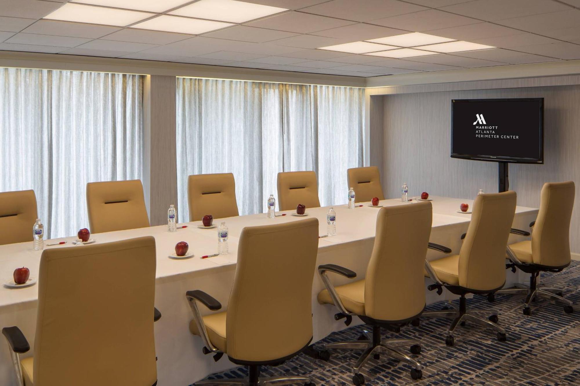 Отель Atlanta Marriott Perimeter Center Данвуди Экстерьер фото
